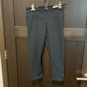 Nike One Tight Fit Dri-Fit Mid Rise Capris